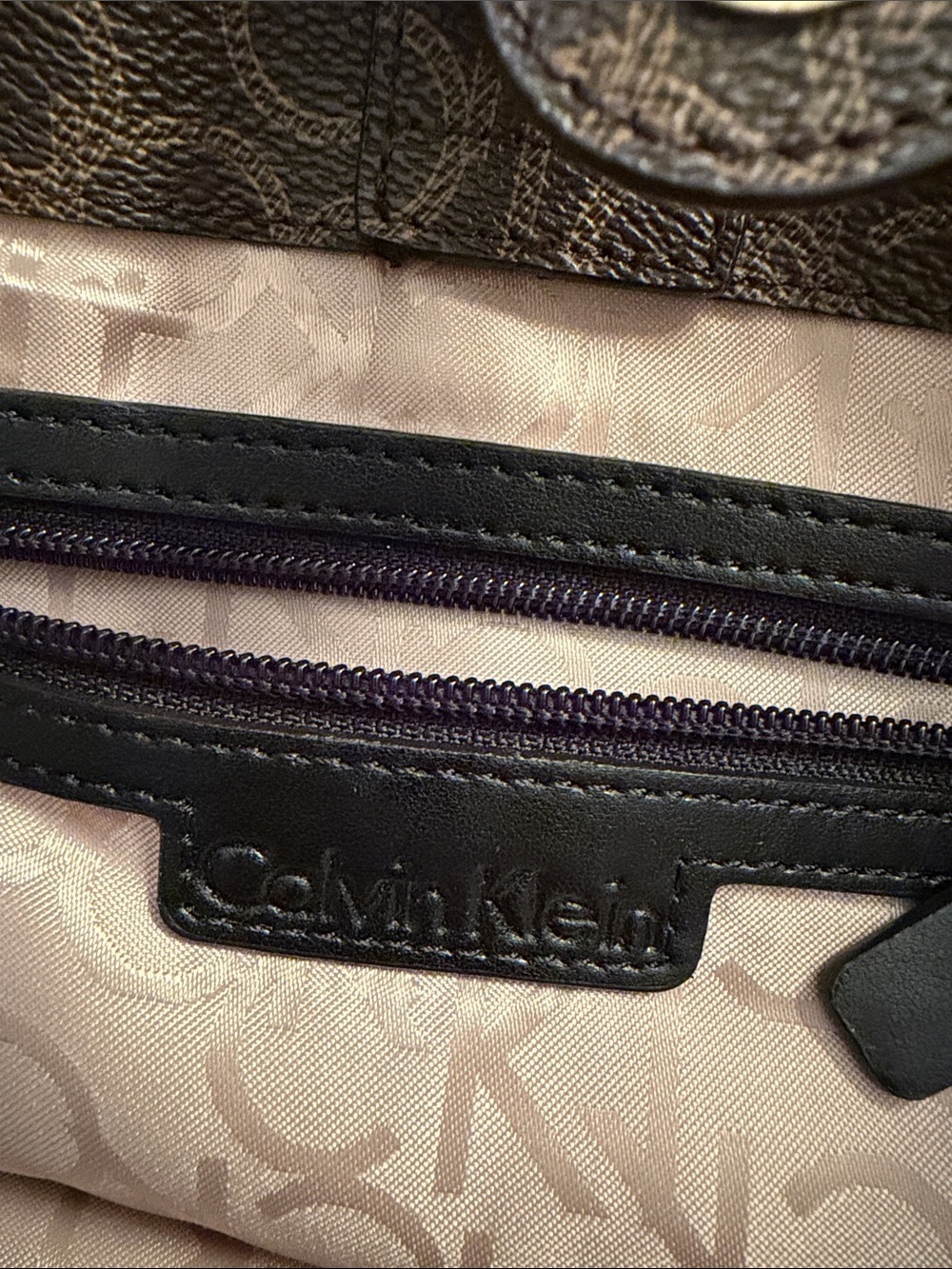 Calvin Klein tote - Picture 11 of 13